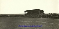 1947 le Stade : La tribune en bois