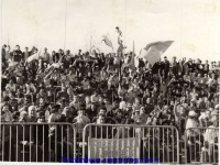 1979 la foule à J.Laville : gradins virage Ouest